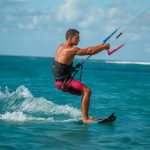 Cumbuco para Nômades Digitais: Como Transformar a Vila do Kitesurf no Seu Escritório à Beira-Mar